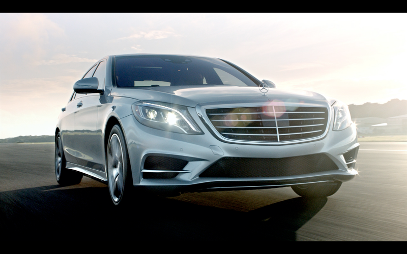 Illustration for article titled All-New Mercedes-Benz Flagship 2014 S-Class Makes Its In-Store And On-Screen Debut